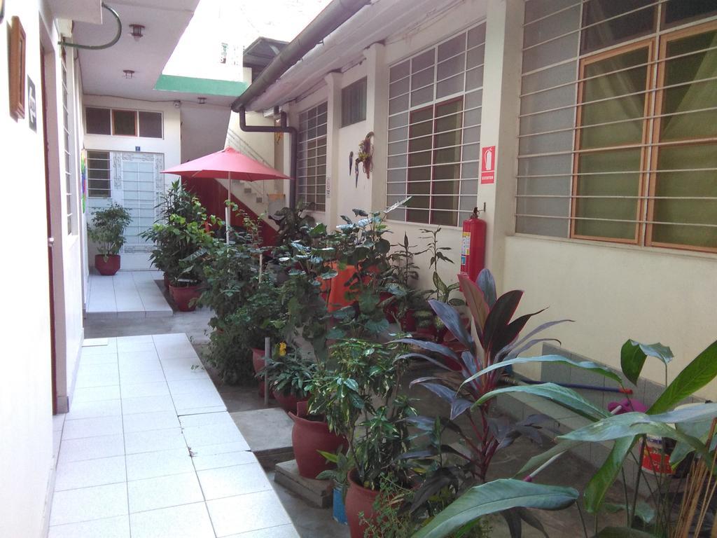 Hostal El Colibri Iquitos Exterior foto