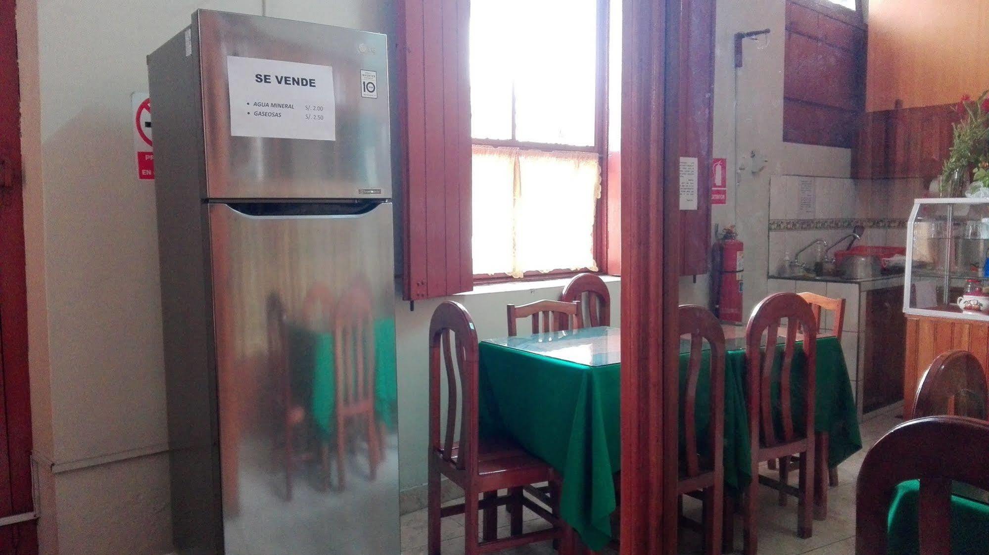 Hostal El Colibri Iquitos Exterior foto