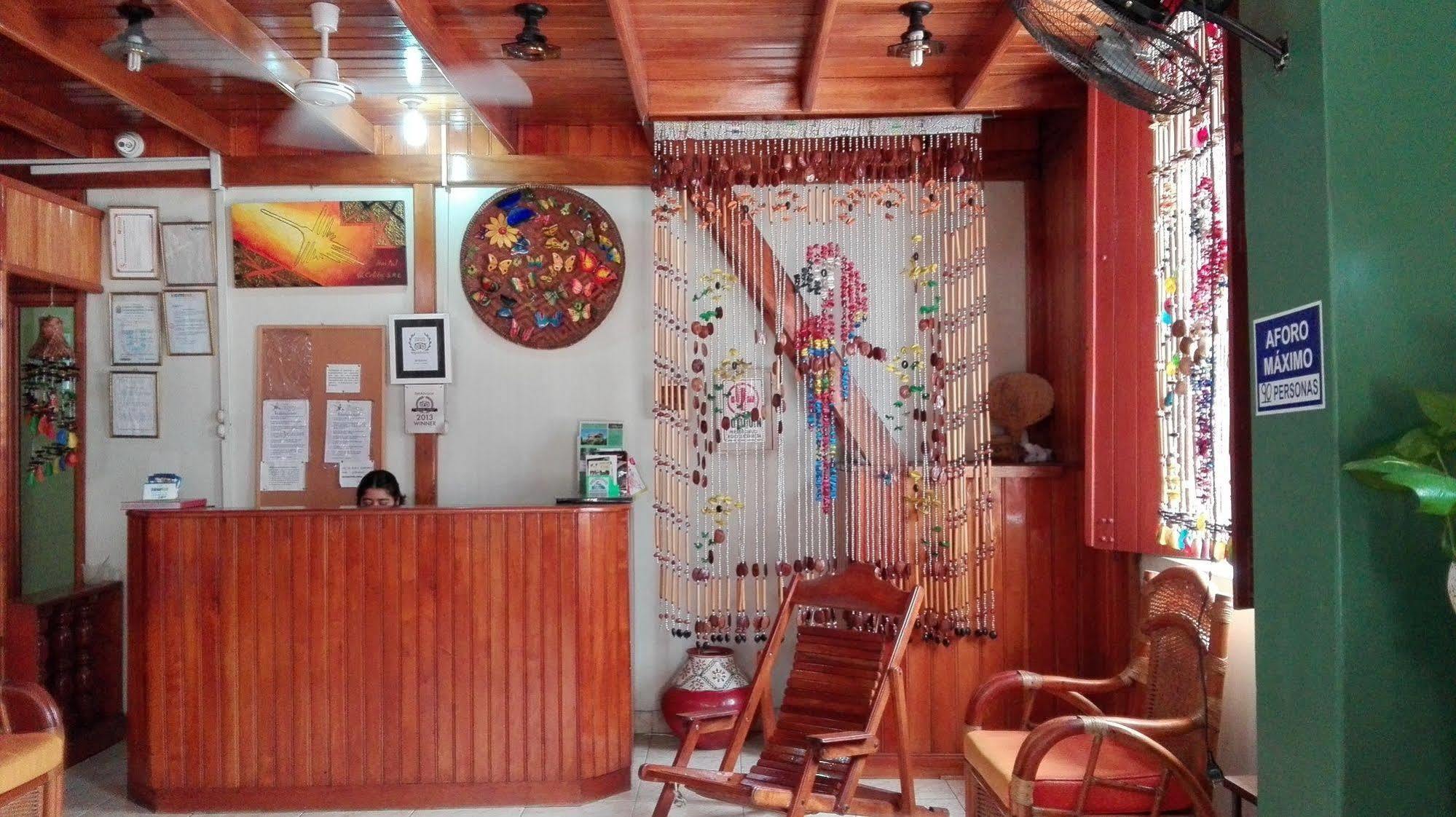 Hostal El Colibri Iquitos Exterior foto
