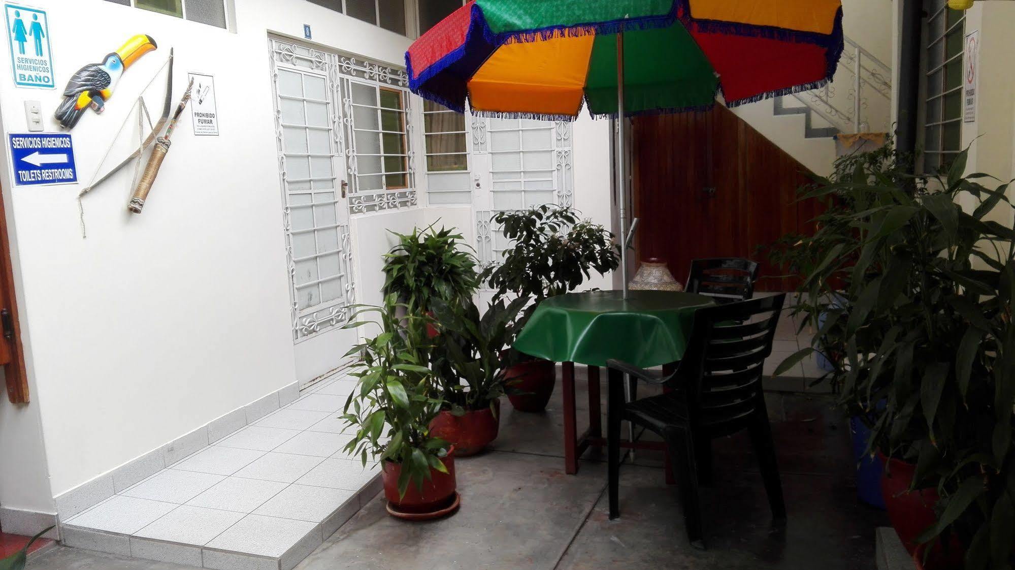 Hostal El Colibri Iquitos Exterior foto